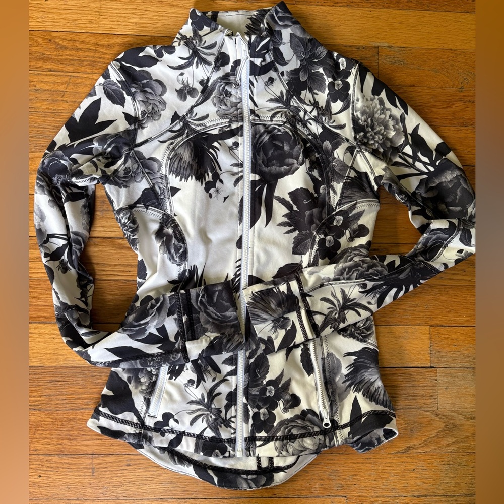 lululemon athletica Black and White Floral Jacket BRISK BLOOM
